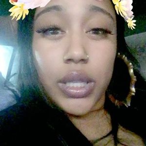 Meet your Posher, Kiana